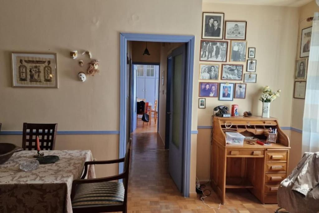 Classic Apartment In Kalamáta Buitenkant foto